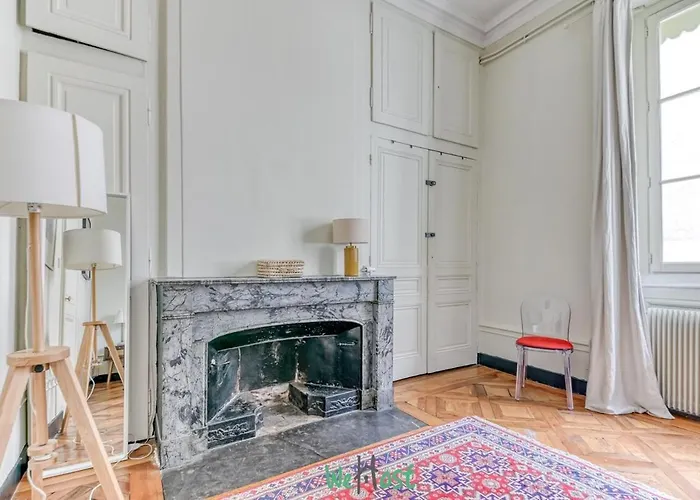 Quiet And Charming In Center アパート